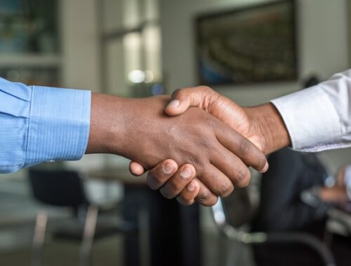 Deal sluiten in Italië - Ontdek het ondernemersavontuur in Italië en navigeer door de unieke zakelijke cultuur met essentiële tips voor succes.