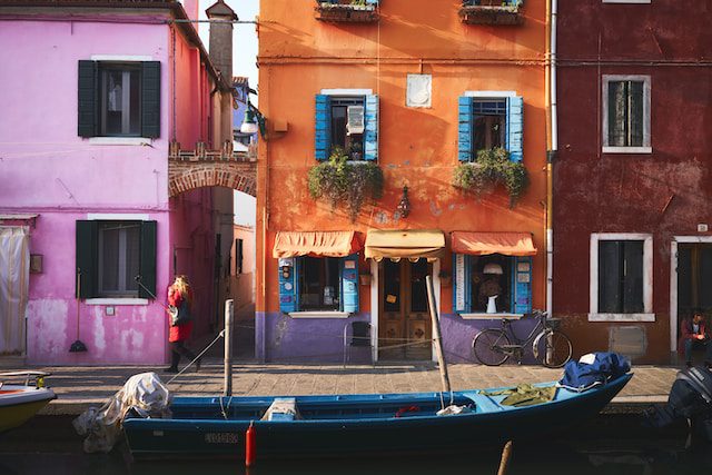Photo by Luca Bravo on Unsplash