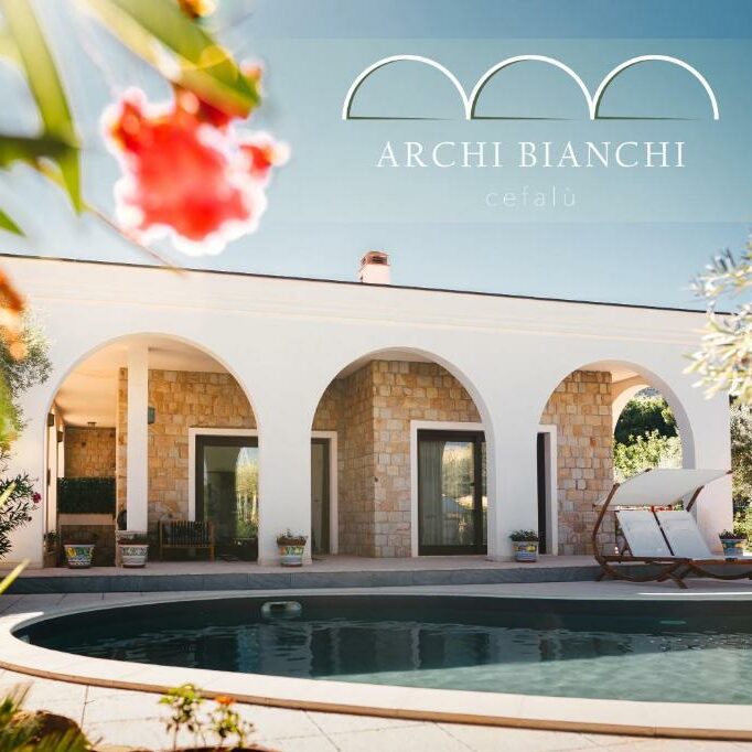 Archi Bianchi Via la Maddalena, Sicilië Cefalù, Italië
