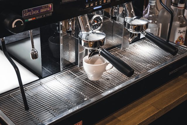 Hoe Italiaanse Espresso de Wereld veroverde - Photo by James Kovin on Unsplash Hoe Italiaanse Espresso de Wereld veroverde